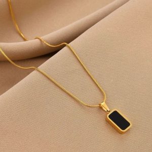 img_4764 Geometric Sweater Box Chain